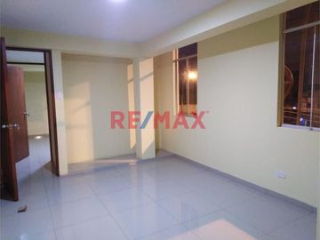 Departamento Esquina, Cerca A Cc Del Sur, Estrategicamente Ubicado, Amplio Y Ventilado De 91 M2 En Tercer Piso