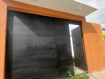 VENTA DE BONITA CASA DE UN SOLO NIVEL EN BARRIO DE SAN JOSE