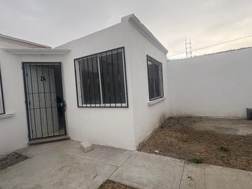 VENTA DE BONITA CASA DE UN SOLO NIVEL EN BARRIO DE SAN JOSE