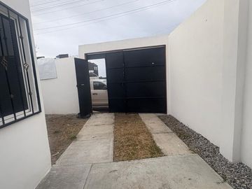 VENTA DE BONITA CASA DE UN SOLO NIVEL EN BARRIO DE SAN JOSE
