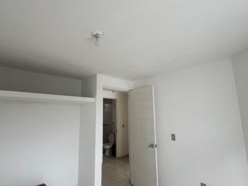 VENTA DE BONITA CASA DE UN SOLO NIVEL EN BARRIO DE SAN JOSE