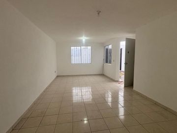 VENTA DE BONITA CASA DE UN SOLO NIVEL EN BARRIO DE SAN JOSE