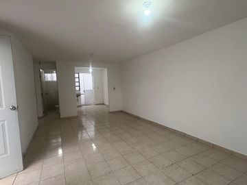 VENTA DE BONITA CASA DE UN SOLO NIVEL EN BARRIO DE SAN JOSE