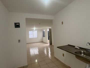 VENTA DE BONITA CASA DE UN SOLO NIVEL EN BARRIO DE SAN JOSE