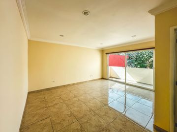 CASA DE 4 RECÁMARAS CON JARDÍN, RECÁMARA EN PLANTA BAJA EN VENTA EN LA CALERA