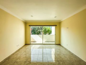 CASA DE 4 RECÁMARAS CON JARDÍN, RECÁMARA EN PLANTA BAJA EN VENTA EN LA CALERA