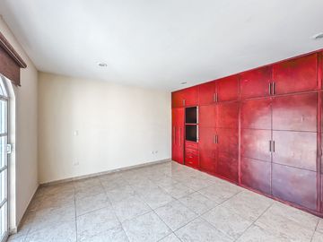CASA DE 4 RECÁMARAS CON JARDÍN, RECÁMARA EN PLANTA BAJA EN VENTA EN LA CALERA