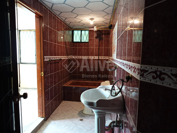 Casa rentera de venta en Chillogallo barrio El Porvenir