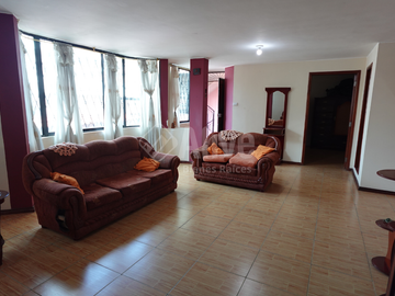 Casa rentera de venta en Chillogallo barrio El Porvenir