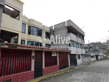 Casa rentera de venta en Chillogallo barrio El Porvenir