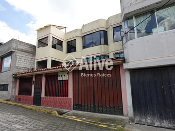 Casa rentera de venta en Chillogallo barrio El Porvenir