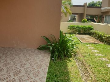 FOR SALE 3 BEDROOMS 2 STOREY HOUSE AND LOT IN VILLA CONCHITA SUBD IN BAGO GALLERA
