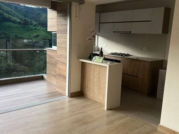 APARTAMENTO HUNGRÍA FRENTE A EXPOFERIAS