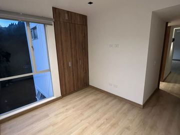 APARTAMENTO HUNGRÍA FRENTE A EXPOFERIAS