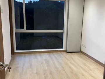 APARTAMENTO HUNGRÍA FRENTE A EXPOFERIAS