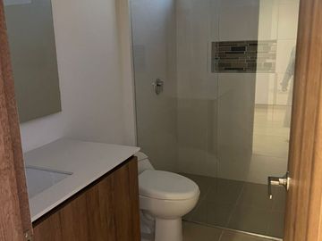 APARTAMENTO HUNGRÍA FRENTE A EXPOFERIAS