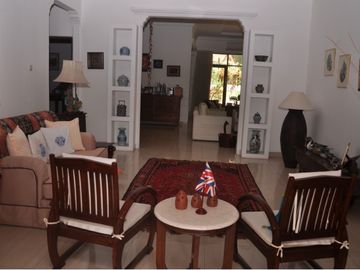 Dijual Rumah di Kemang Dalam LT 1063 Ada Kolam Renang Lokasi Tenang dan Asri