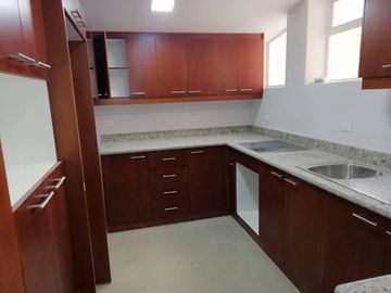 SE ARRIENDA AMPLIO Y MODERNO DEPARTAMENTO EN SUBSUELO - SECTOR CASHAPAMBA – VALLE DE LOS CHILLOS