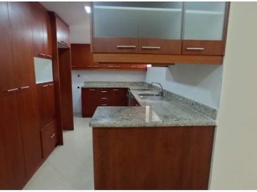 SE ARRIENDA AMPLIO Y MODERNO DEPARTAMENTO EN SUBSUELO - SECTOR CASHAPAMBA – VALLE DE LOS CHILLOS