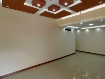 SE ARRIENDA AMPLIO Y MODERNO DEPARTAMENTO EN SUBSUELO - SECTOR CASHAPAMBA – VALLE DE LOS CHILLOS