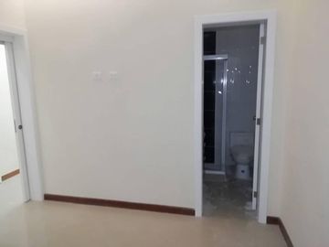 SE ARRIENDA AMPLIO Y MODERNO DEPARTAMENTO EN SUBSUELO - SECTOR CASHAPAMBA – VALLE DE LOS CHILLOS