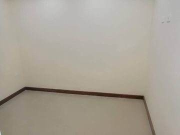 SE ARRIENDA AMPLIO Y MODERNO DEPARTAMENTO EN SUBSUELO - SECTOR CASHAPAMBA – VALLE DE LOS CHILLOS