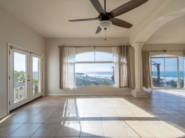 Stunning Coastal Retreat with Panoramic Ocean Views and Independent Guest Casita