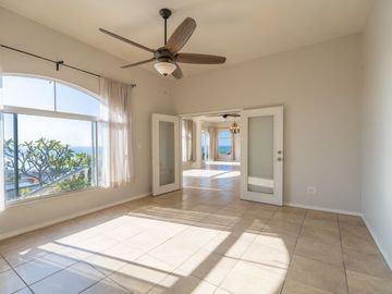 Stunning Coastal Retreat with Panoramic Ocean Views and Independent Guest Casita