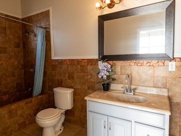 Stunning Coastal Retreat with Panoramic Ocean Views and Independent Guest Casita