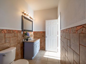 Stunning Coastal Retreat with Panoramic Ocean Views and Independent Guest Casita