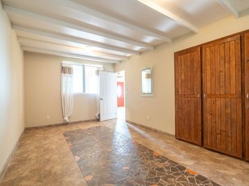 Stunning Coastal Retreat with Panoramic Ocean Views and Independent Guest Casita