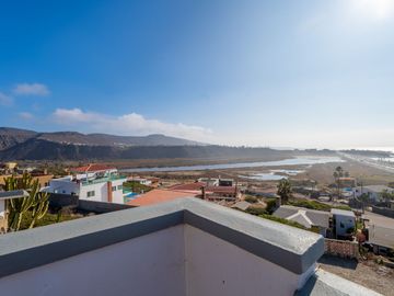 Stunning Coastal Retreat with Panoramic Ocean Views and Independent Guest Casita