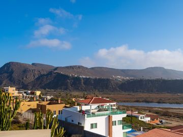 Stunning Coastal Retreat with Panoramic Ocean Views and Independent Guest Casita