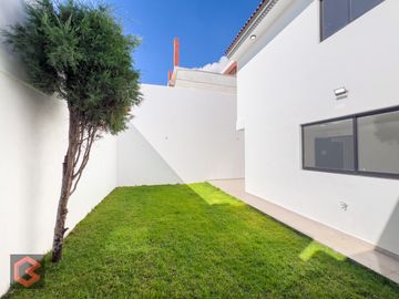 Casa en VENTA SAN PEDRO CHOLULA 5 RECAMARAS Y JARDIN RECURSO PROPIO
