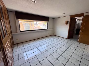 CASA EN VENTA EN CAMINO REAL A CHOLULA  SAN ANDRÉS CHOLULA  PUEBLA  UNIVERSIDAD MADERO  3 recamaras  4 baños  estudio  sala de tv  cuarto de servicio