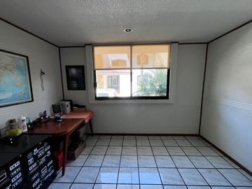 CASA EN VENTA EN CAMINO REAL A CHOLULA  SAN ANDRÉS CHOLULA  PUEBLA  UNIVERSIDAD MADERO  3 recamaras  4 baños  estudio  sala de tv  cuarto de servicio
