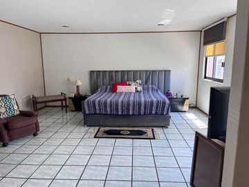 CASA EN VENTA EN CAMINO REAL A CHOLULA  SAN ANDRÉS CHOLULA  PUEBLA  UNIVERSIDAD MADERO  3 recamaras  4 baños  estudio  sala de tv  cuarto de servicio