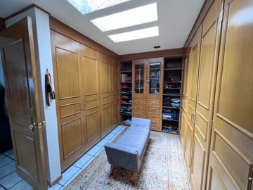 CASA EN VENTA EN CAMINO REAL A CHOLULA  SAN ANDRÉS CHOLULA  PUEBLA  UNIVERSIDAD MADERO  3 recamaras  4 baños  estudio  sala de tv  cuarto de servicio