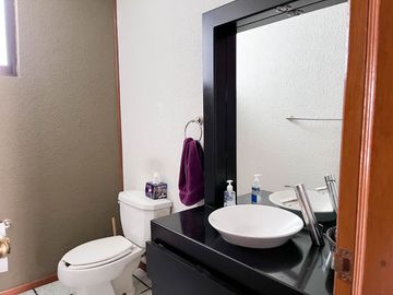 CASA EN VENTA EN CAMINO REAL A CHOLULA  SAN ANDRÉS CHOLULA  PUEBLA  UNIVERSIDAD MADERO  3 recamaras  4 baños  estudio  sala de tv  cuarto de servicio