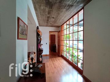 VENDO GRAN CASA COMUNA LA REINA