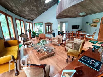 VENDO GRAN CASA COMUNA LA REINA