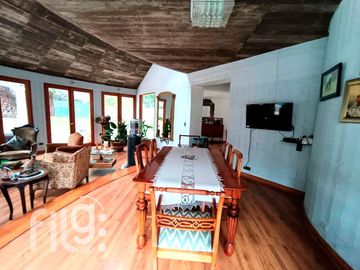 VENDO GRAN CASA COMUNA LA REINA