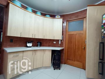 VENDO GRAN CASA COMUNA LA REINA