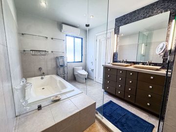 Lujosa Residencia en el Campo de Golf de El Cid, Mazatlán
