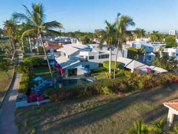 Lujosa Residencia en el Campo de Golf de El Cid, Mazatlán