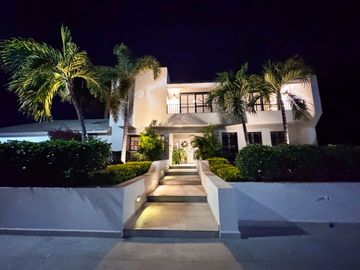 Lujosa Residencia en el Campo de Golf de El Cid, Mazatlán