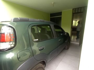 LINDA CASA DE 3 PISOS CON 7 DORMITORIOS, 03 COCHERAS, URB. MANGOMARCA SJL