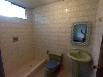 LINDA CASA DE 3 PISOS CON 7 DORMITORIOS, 03 COCHERAS, URB. MANGOMARCA SJL