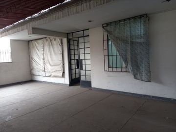 LINDA CASA DE 3 PISOS CON 7 DORMITORIOS, 03 COCHERAS, URB. MANGOMARCA SJL