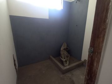 LINDA CASA DE 3 PISOS CON 7 DORMITORIOS, 03 COCHERAS, URB. MANGOMARCA SJL